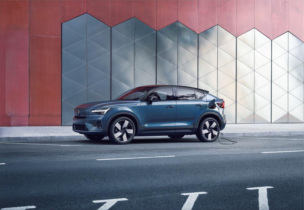 Volvo_C40_Recharge.jpg