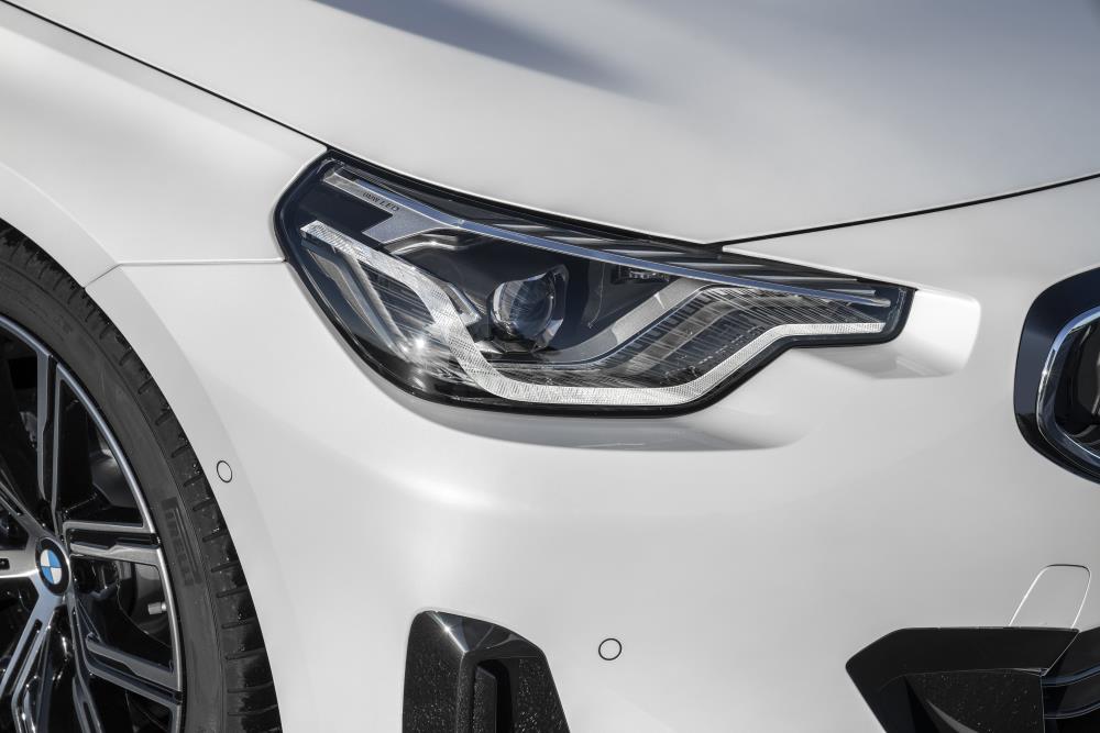 P90428441_highRes_the-all-new-bmw-220i.jpg
