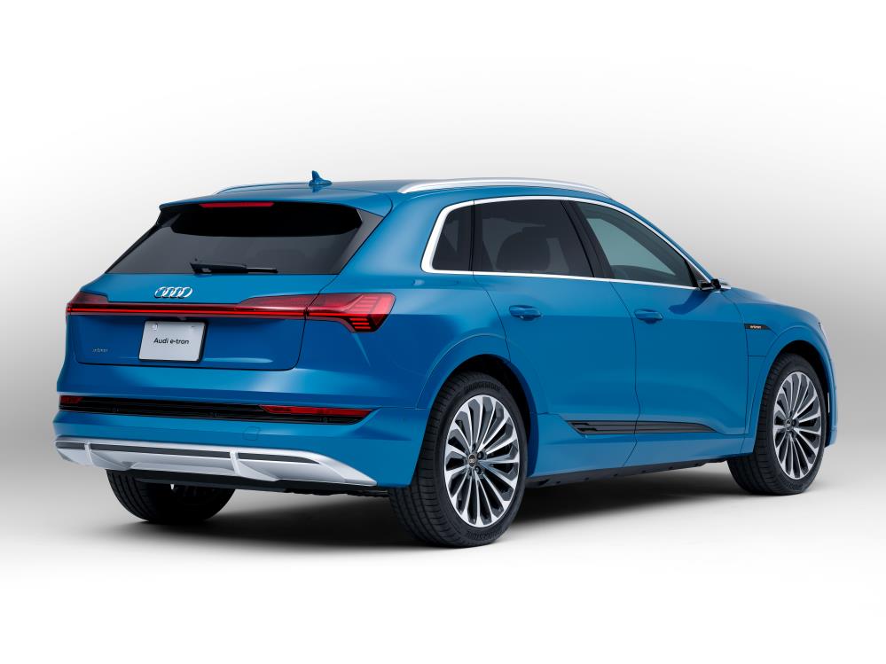 005_Audi_e-tron_50_quattro_photo_03.jpg