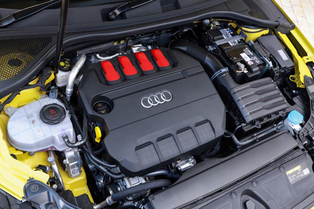 025_Audi_A3_S3_photo_15_S3_SB.jpg