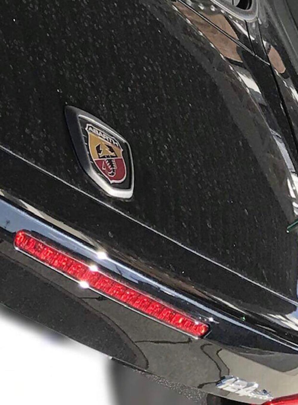 アバルト124スモークエンブレムオーバーレイ