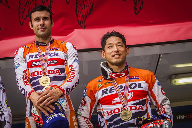 TeamHRC16_RepsolHondaTeam_r8_Podium-championship_3084_ps.jpg
