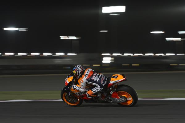 ナイトレースを失踪するペドロサ